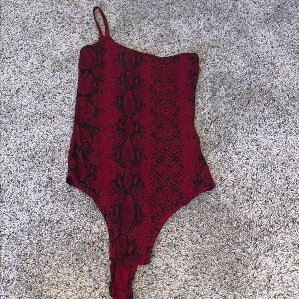 PLT snake print off one shoulder top